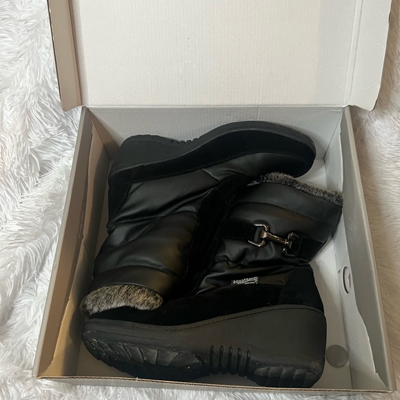 Aquatherm by Santana Canada, Wynter Black Wedge Waterproof Snow Boot, size 7M - Picture 7 of 10